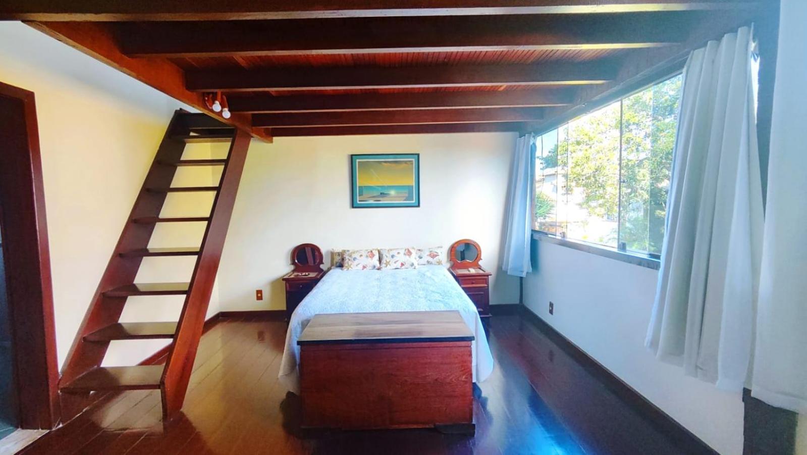 Exclusiva casa em Geriba com vista para o mar