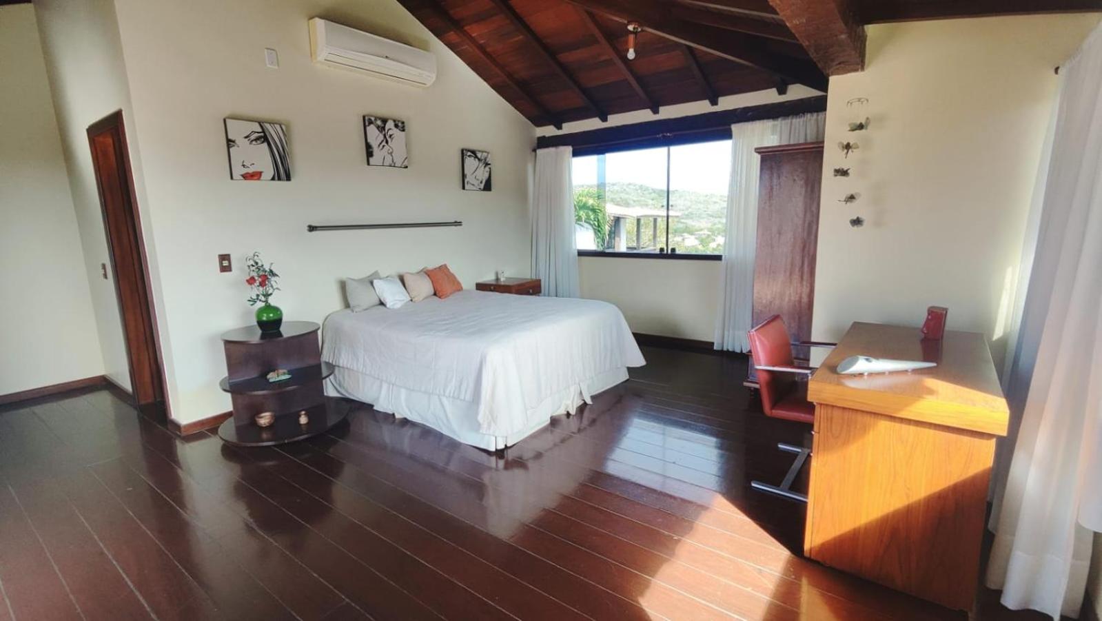Exclusiva casa em Geriba com vista para o mar