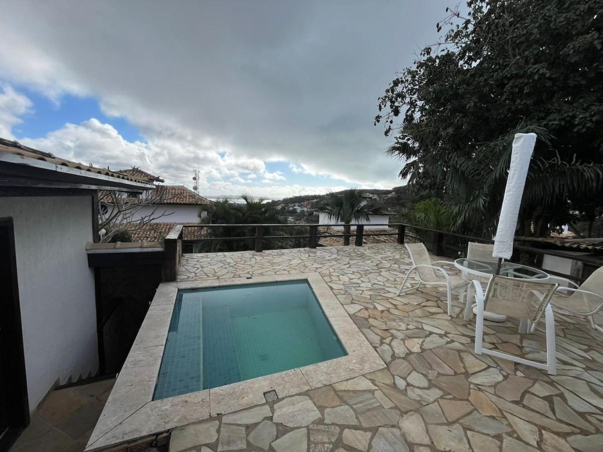 Exclusiva casa em Geriba com vista para o mar