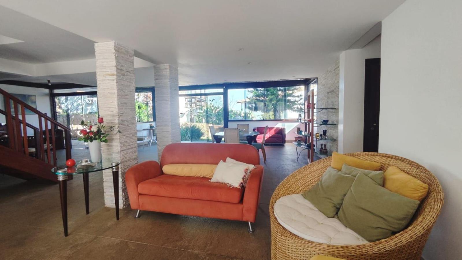 Exclusiva casa em Geriba com vista para o mar