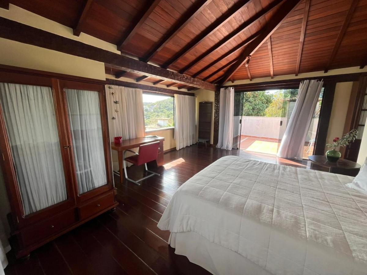 Exclusiva casa em Geriba com vista para o mar