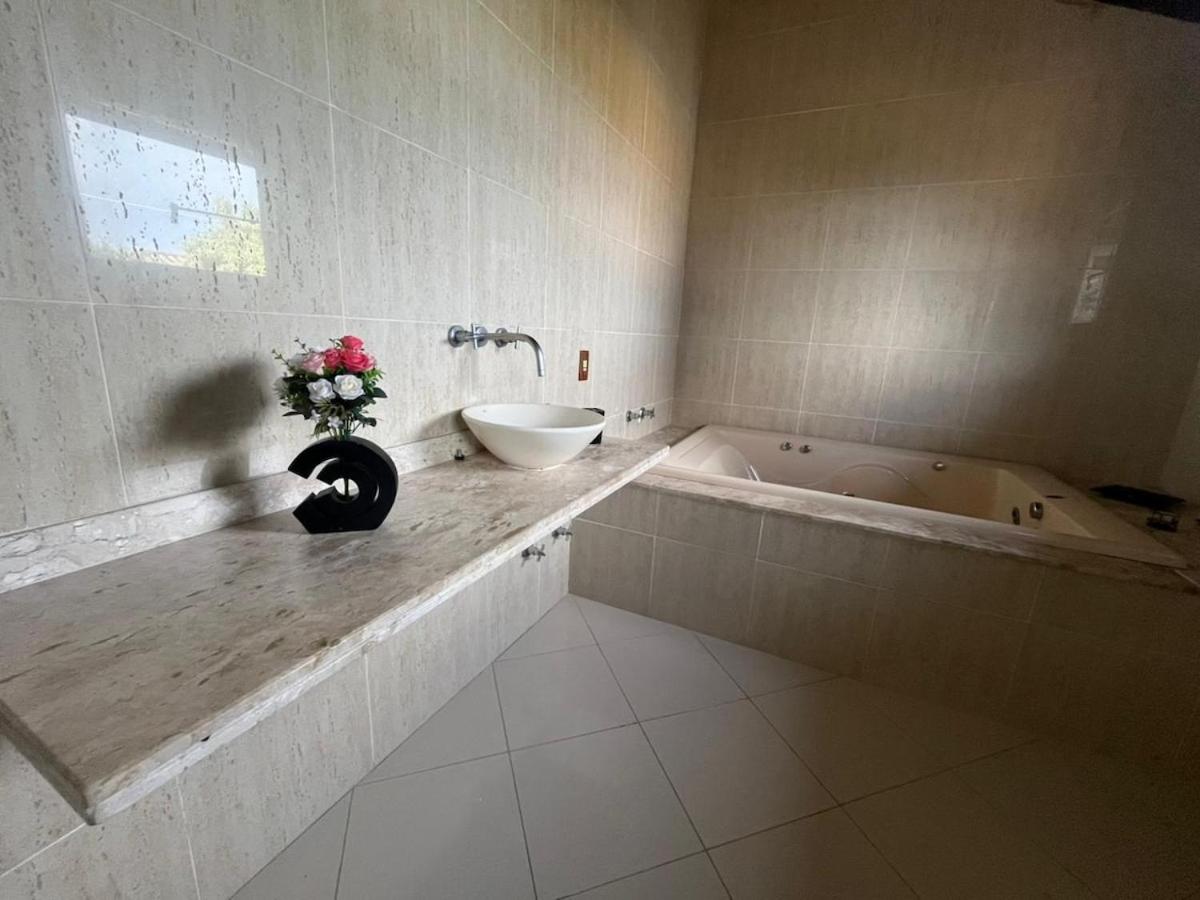 Exclusiva casa em Geriba com vista para o mar