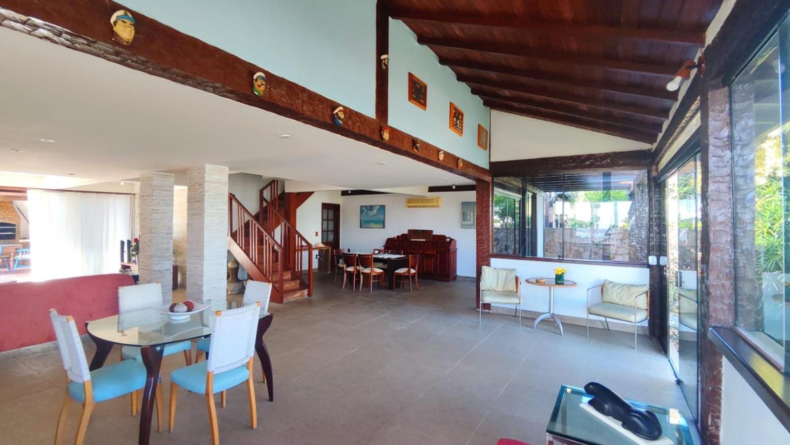 Exclusiva casa em Geriba com vista para o mar