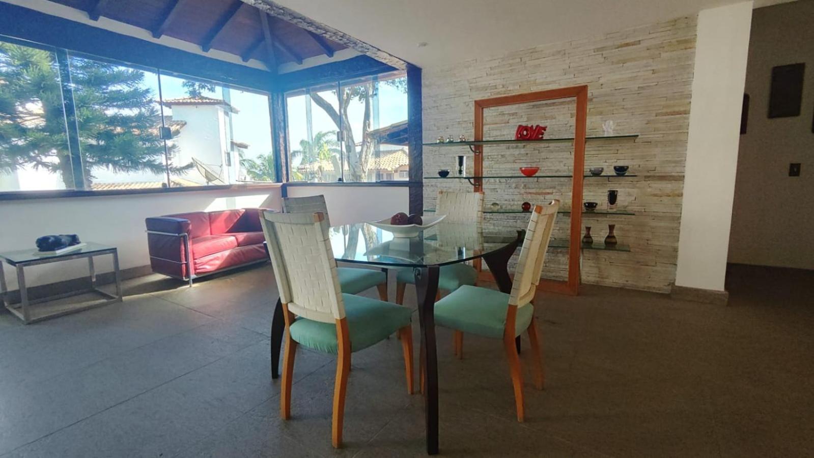 Exclusiva casa em Geriba com vista para o mar