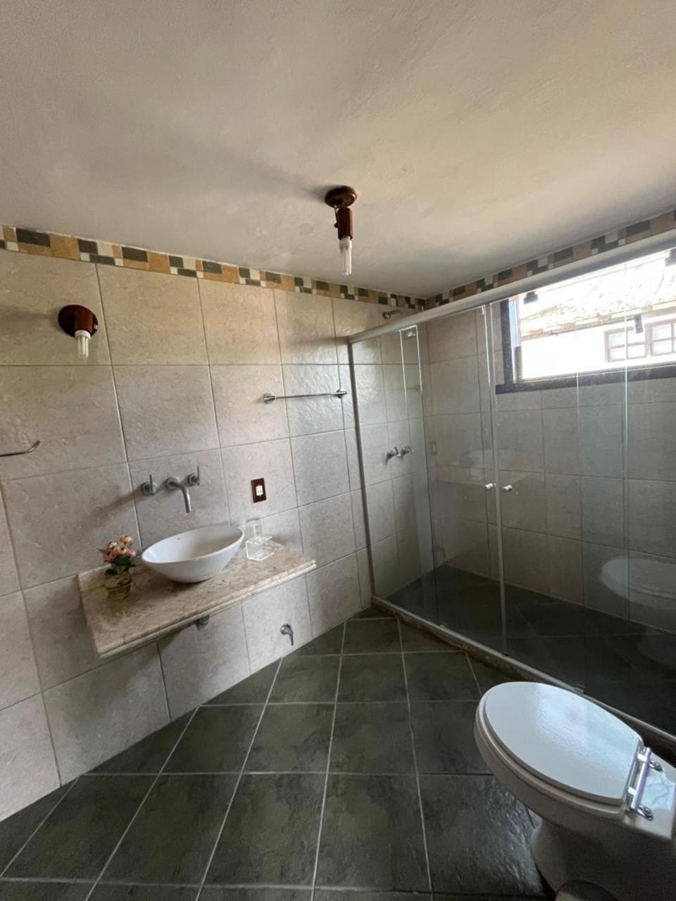 Exclusiva casa em Geriba com vista para o mar