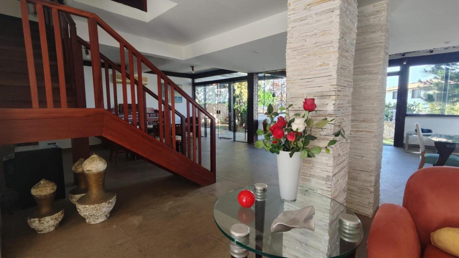 Exclusiva casa em Geriba com vista para o mar
