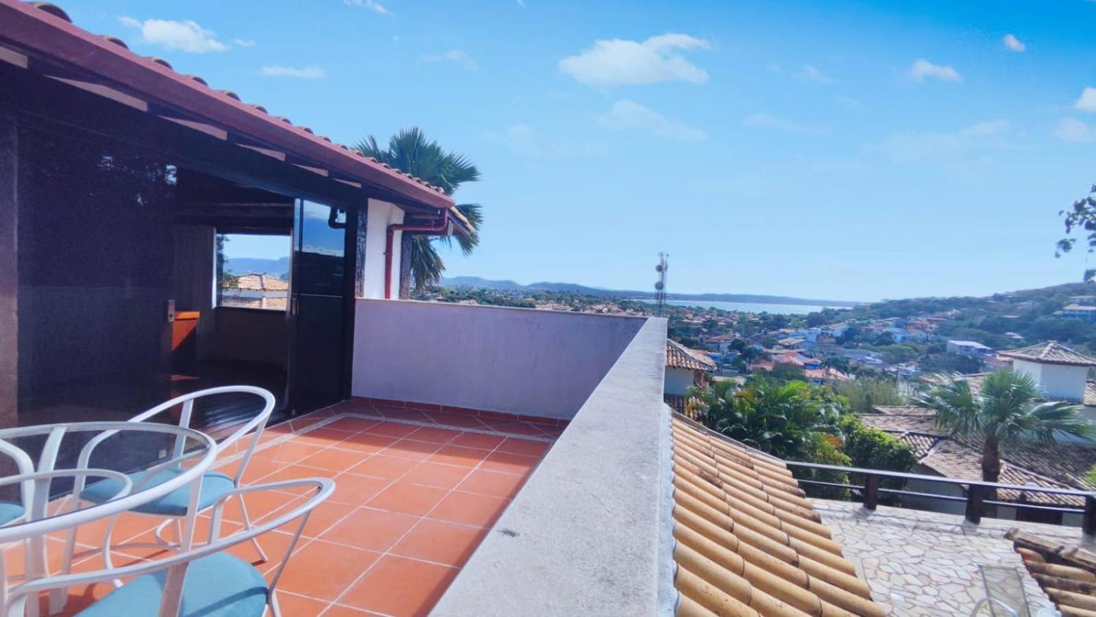 Exclusiva casa em Geriba com vista para o mar