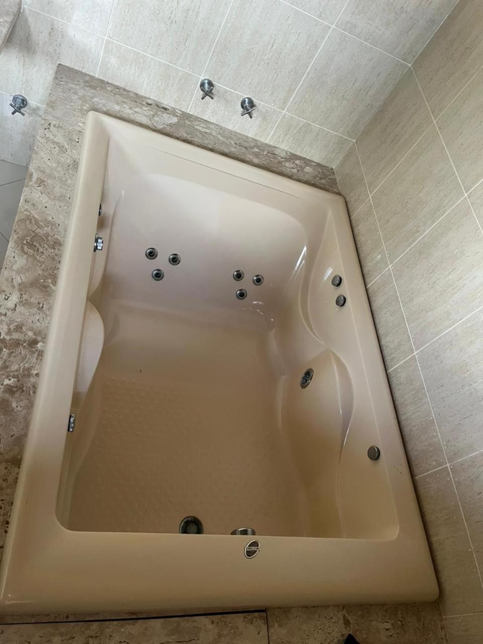 Exclusiva casa em Geriba com vista para o mar