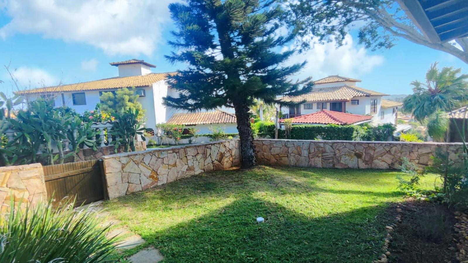 Exclusiva casa em Geriba com vista para o mar