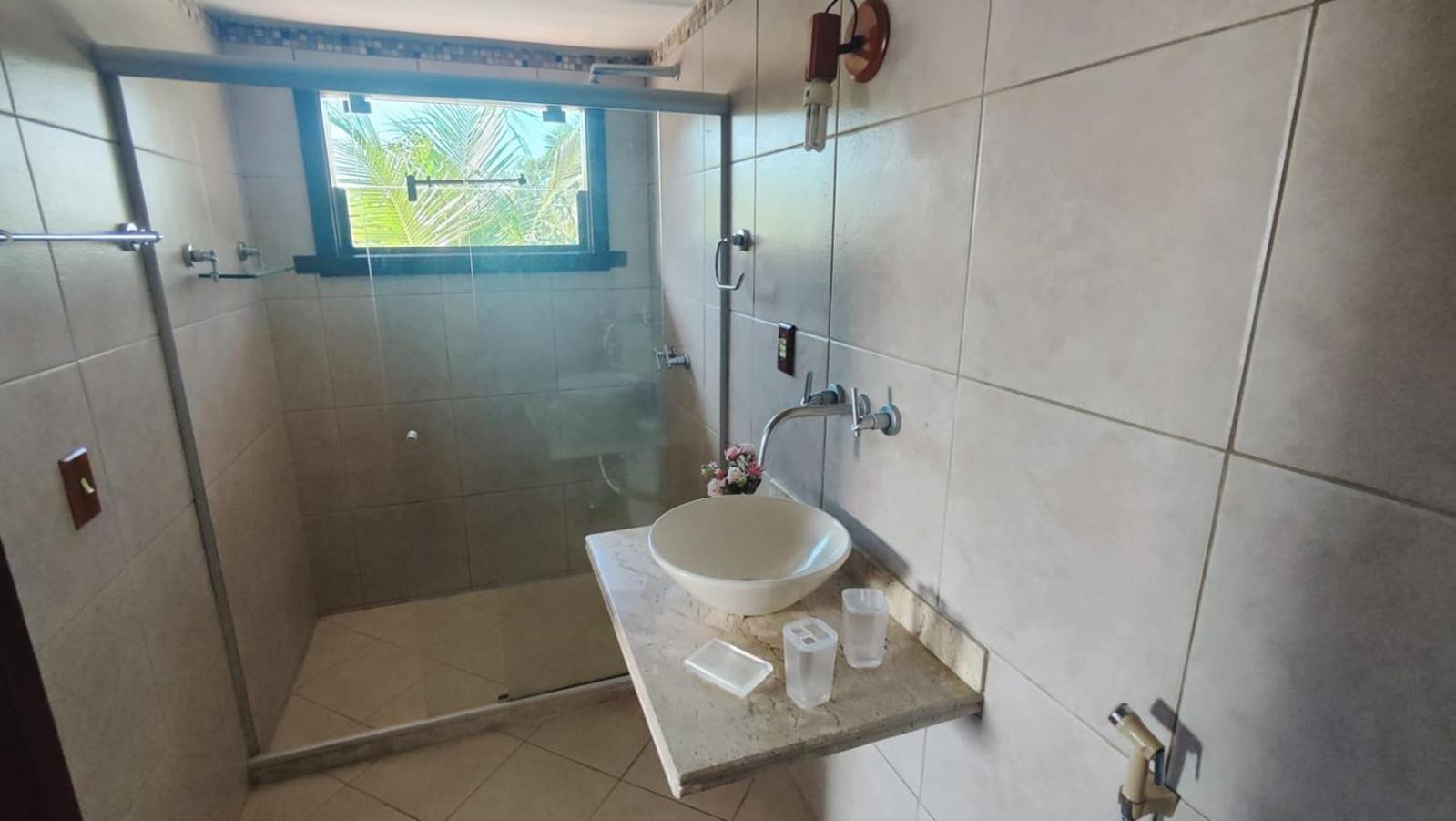 Exclusiva casa em Geriba com vista para o mar