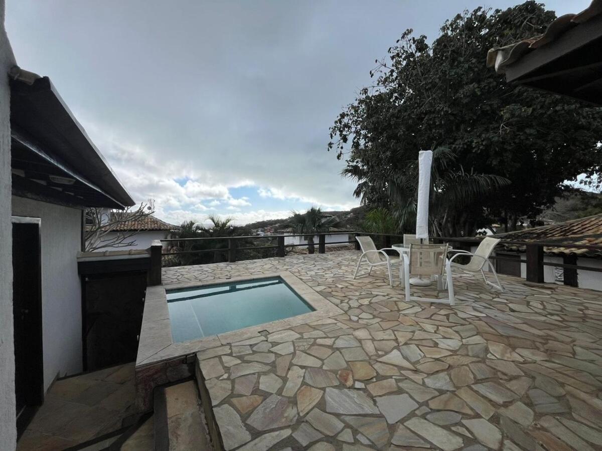 Exclusiva casa em Geriba com vista para o mar