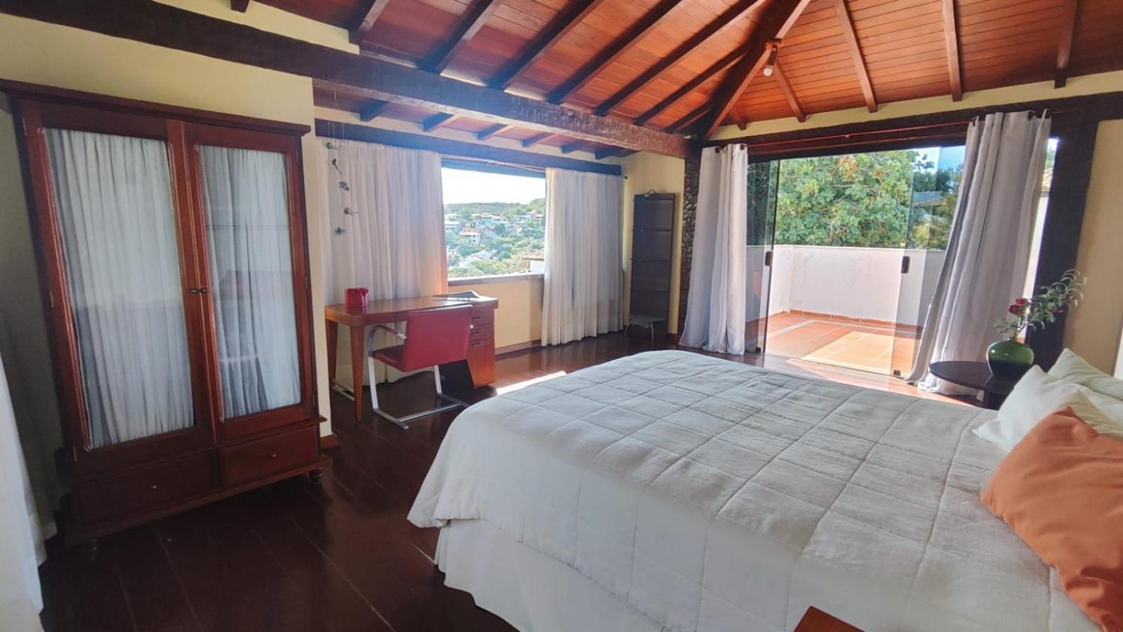 Exclusiva casa em Geriba com vista para o mar