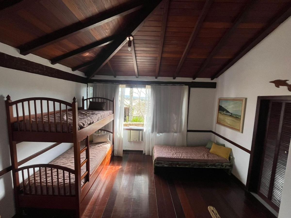 Exclusiva casa em Geriba com vista para o mar