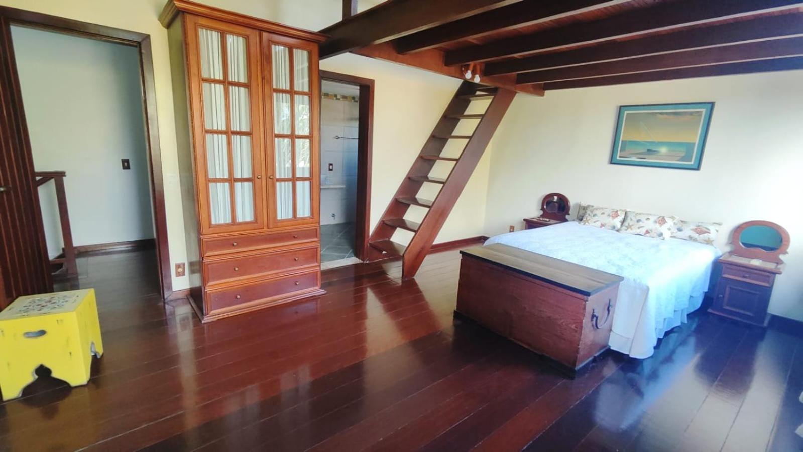 Exclusiva casa em Geriba com vista para o mar