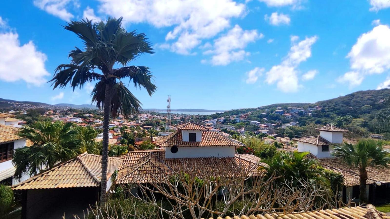 Exclusiva casa em Geriba com vista para o mar