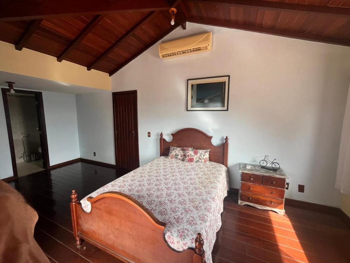 Exclusiva casa em Geriba com vista para o mar