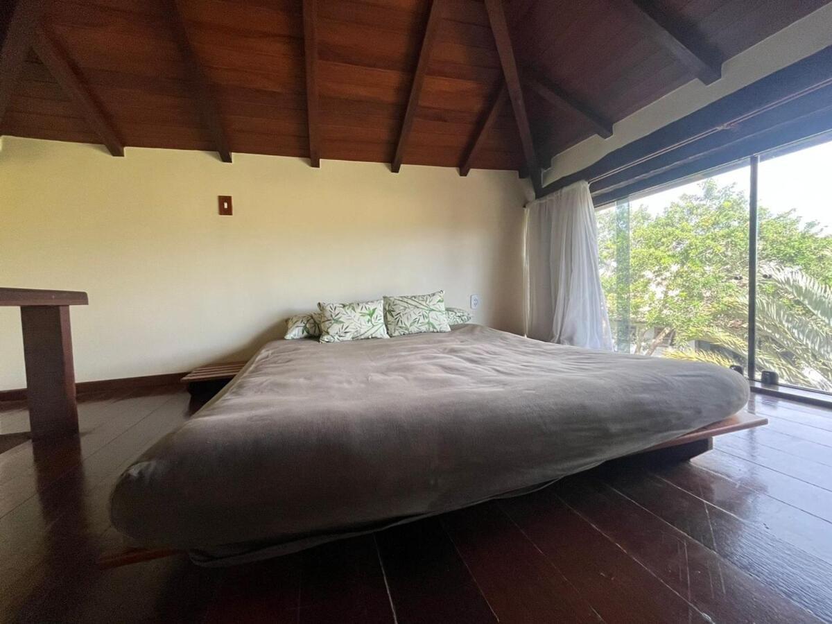 Exclusiva casa em Geriba com vista para o mar