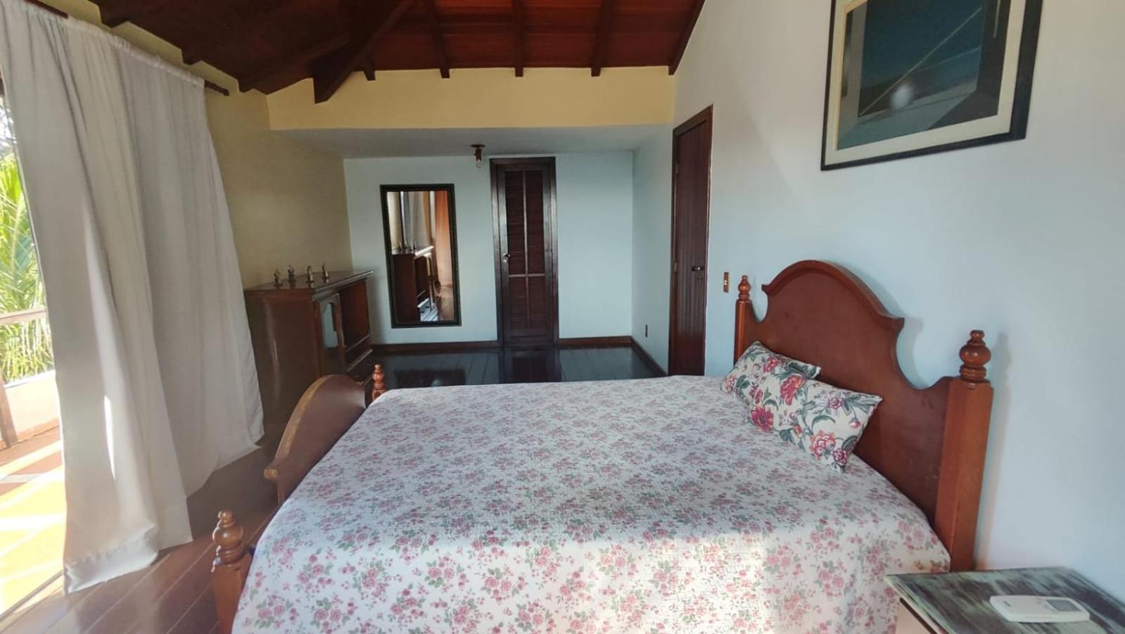 Exclusiva casa em Geriba com vista para o mar