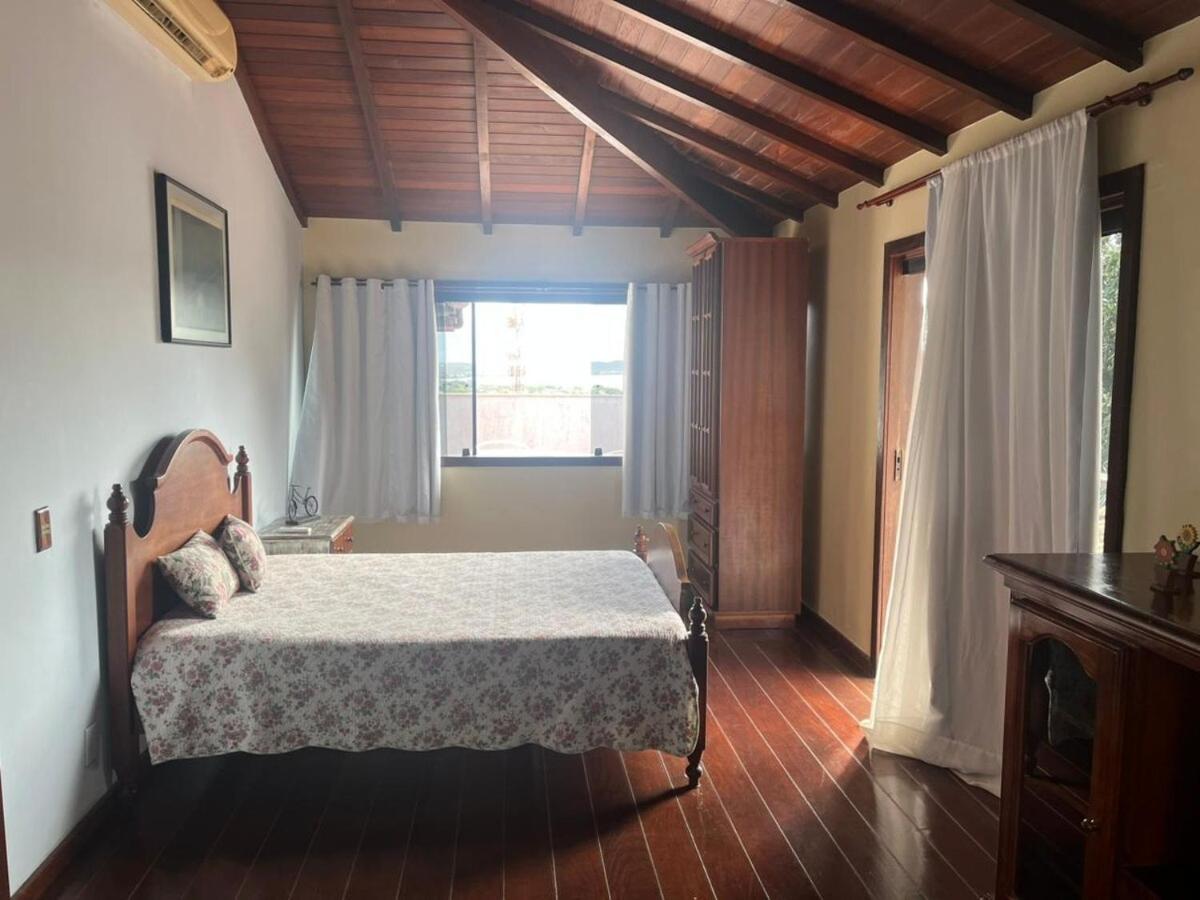 Exclusiva casa em Geriba com vista para o mar