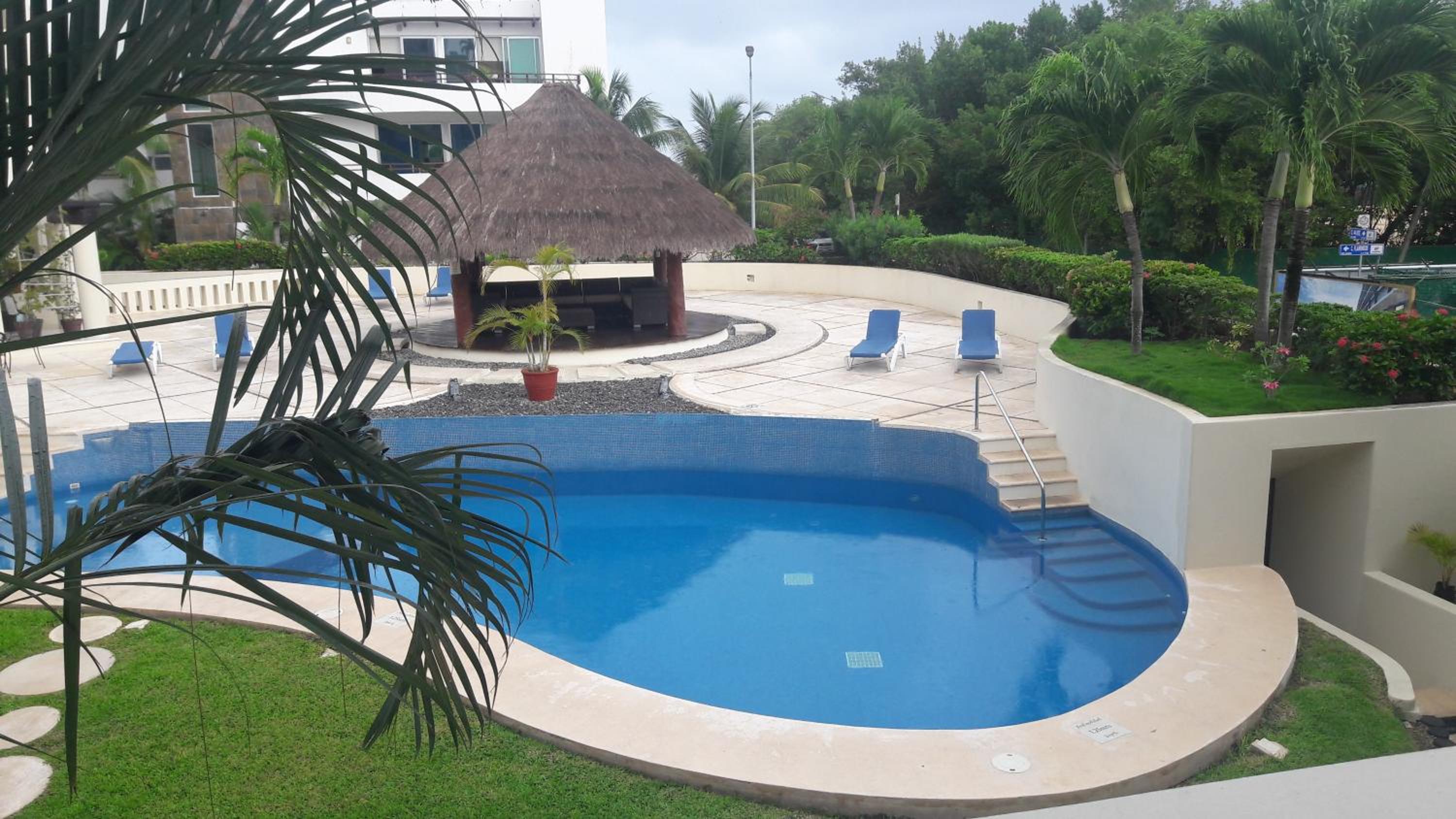 Luna Maya, Steps from Coco Beach and 5th Avenue