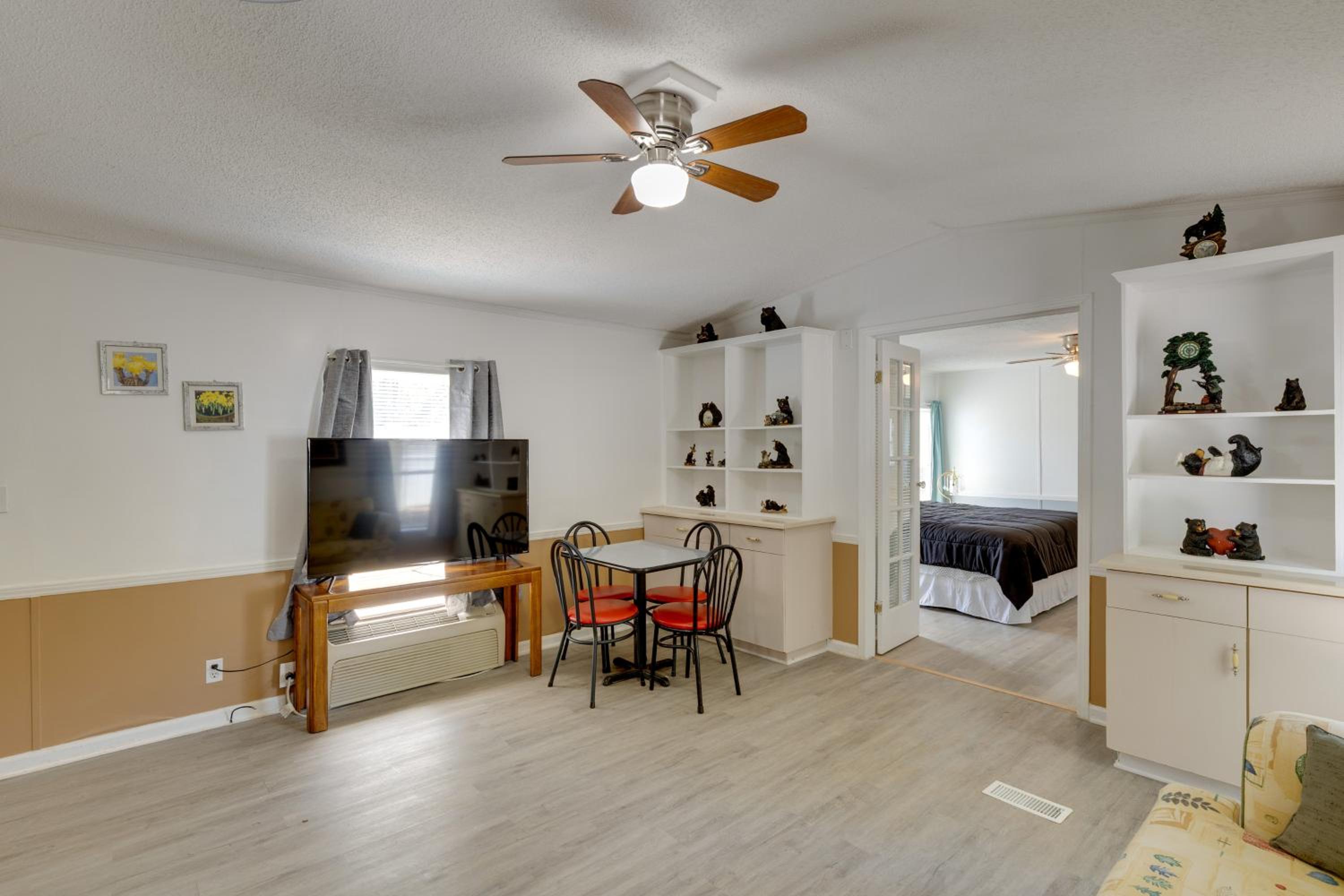 Fish and Explore Wooded Lake Guntersville Retreat