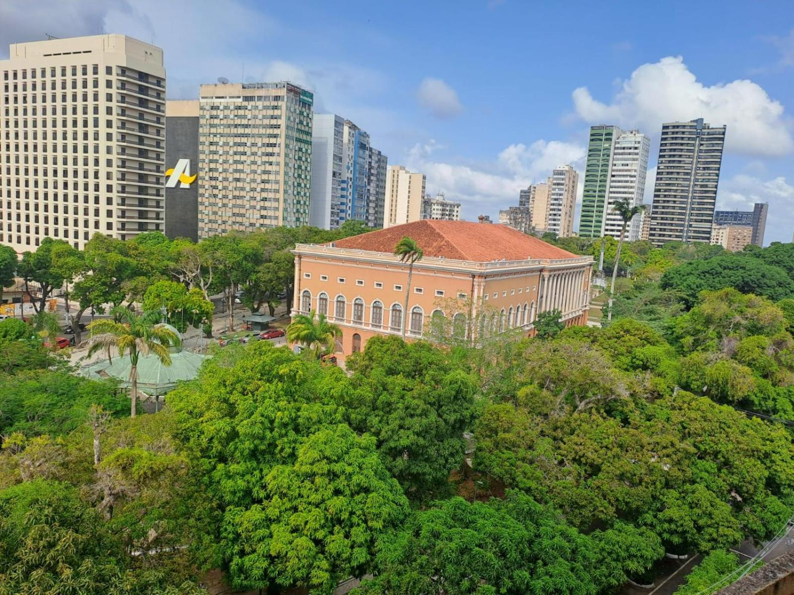 Apto em excelente localização 104 JR