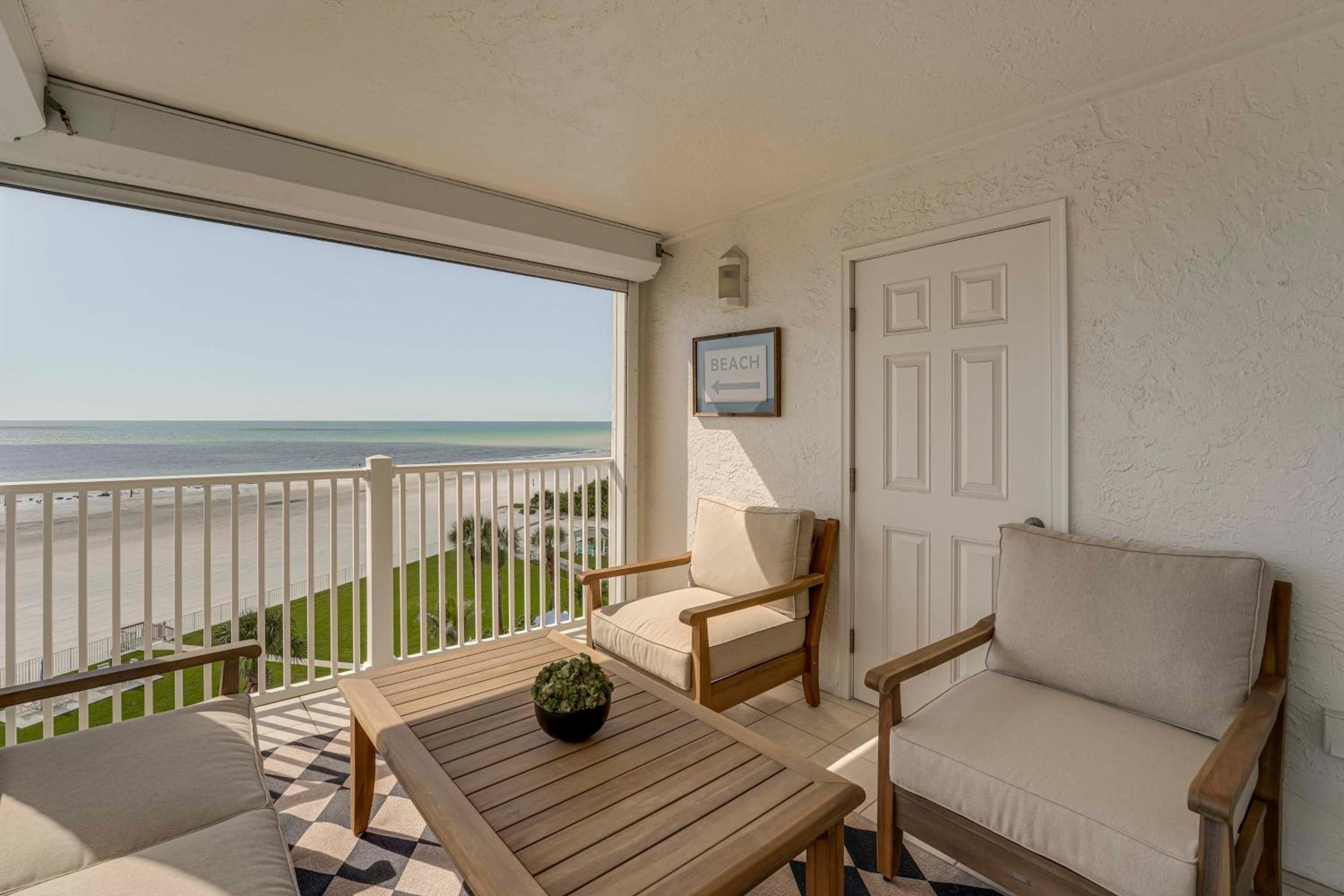 Gulf Views, Steps to Beach Redington Shores Condo