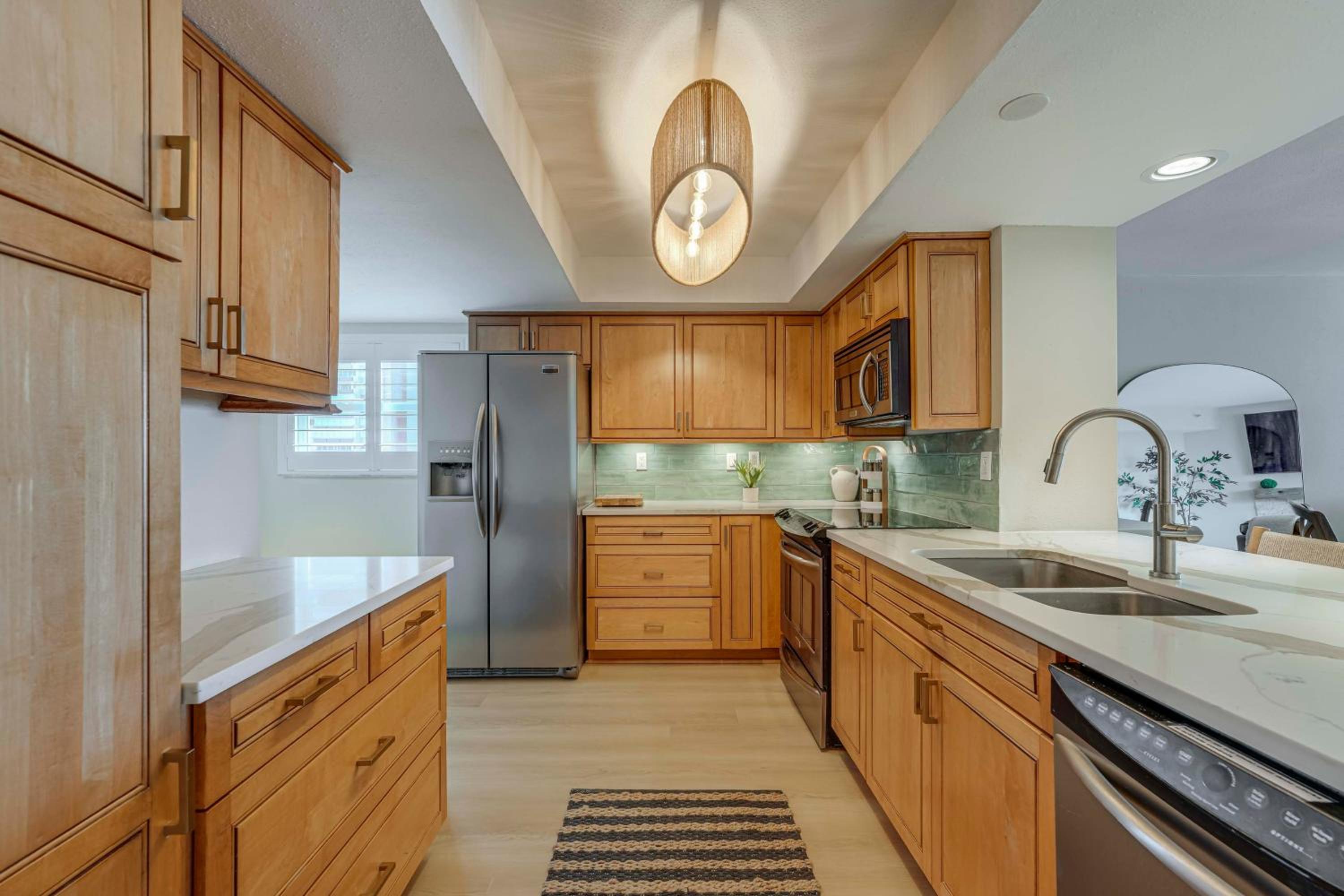 Gulf Views, Steps to Beach Redington Shores Condo