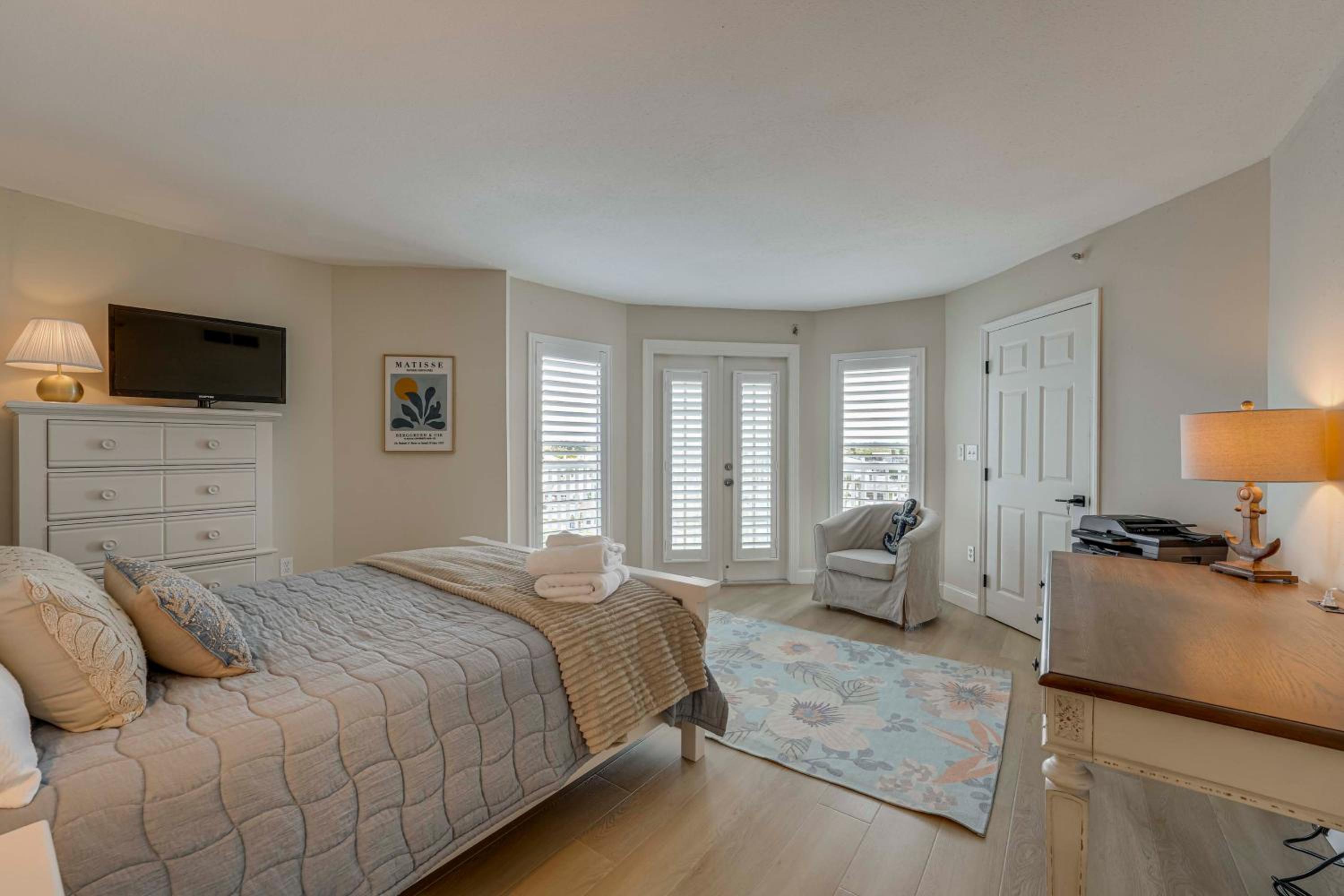Gulf Views, Steps to Beach Redington Shores Condo