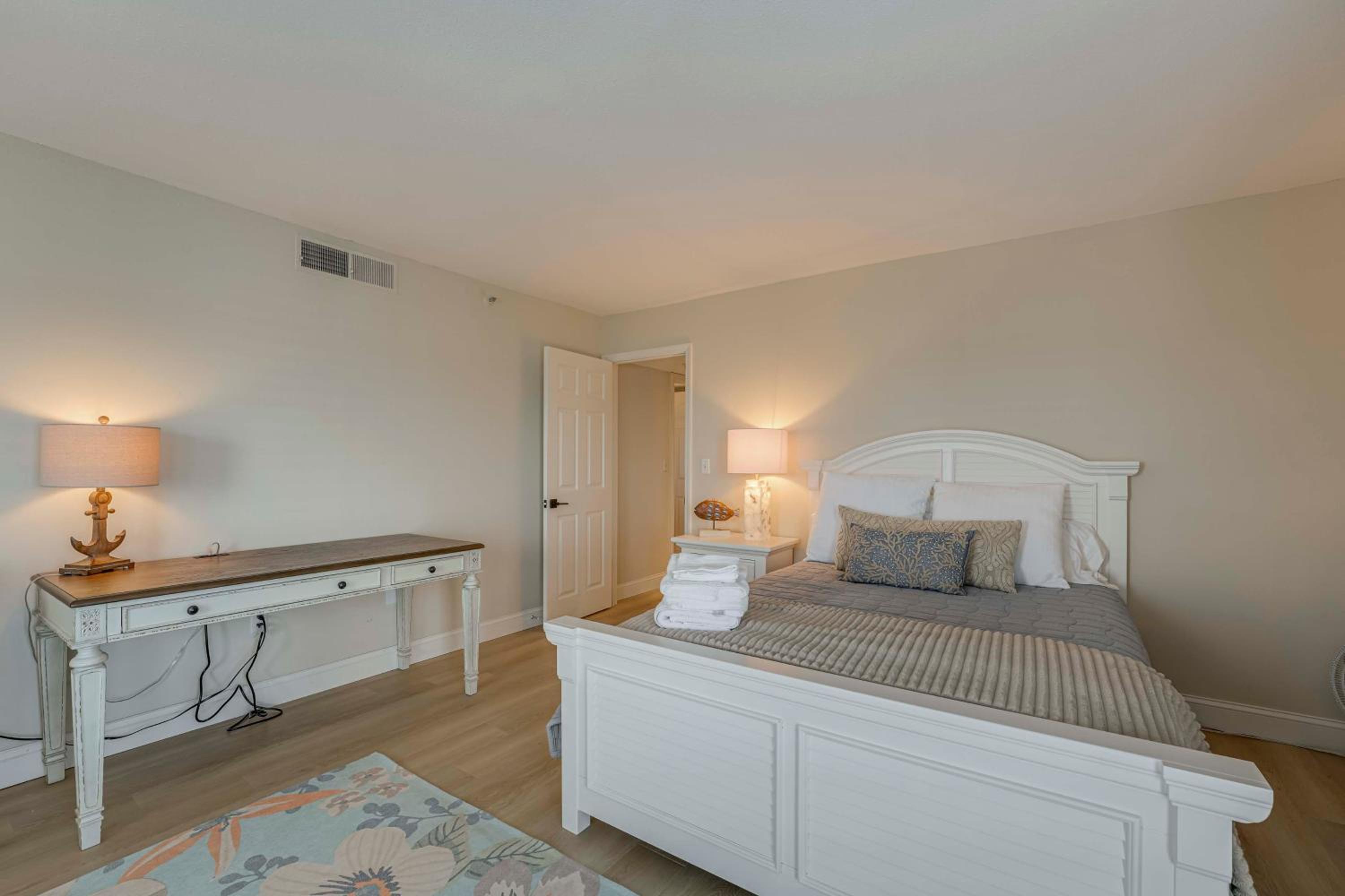 Gulf Views, Steps to Beach Redington Shores Condo