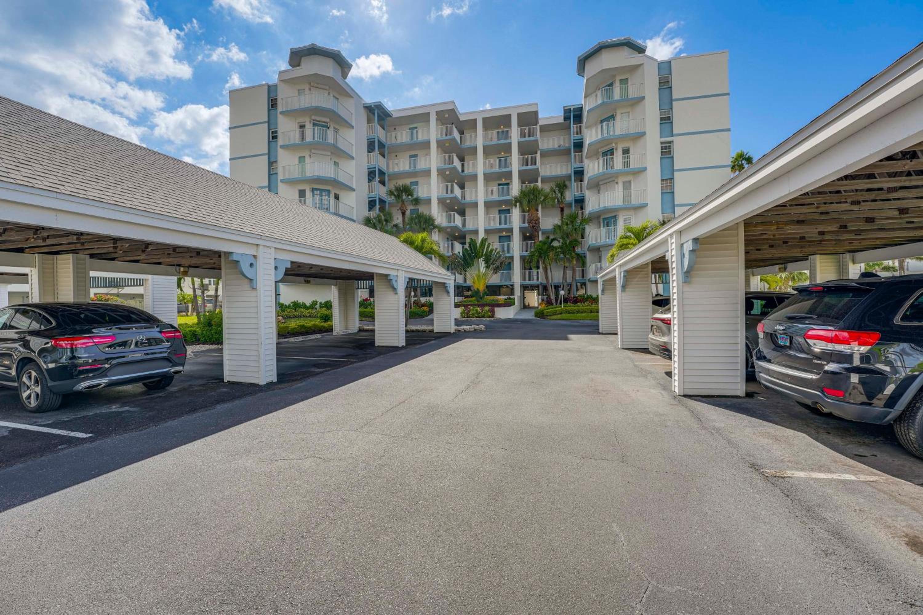 Gulf Views, Steps to Beach Redington Shores Condo
