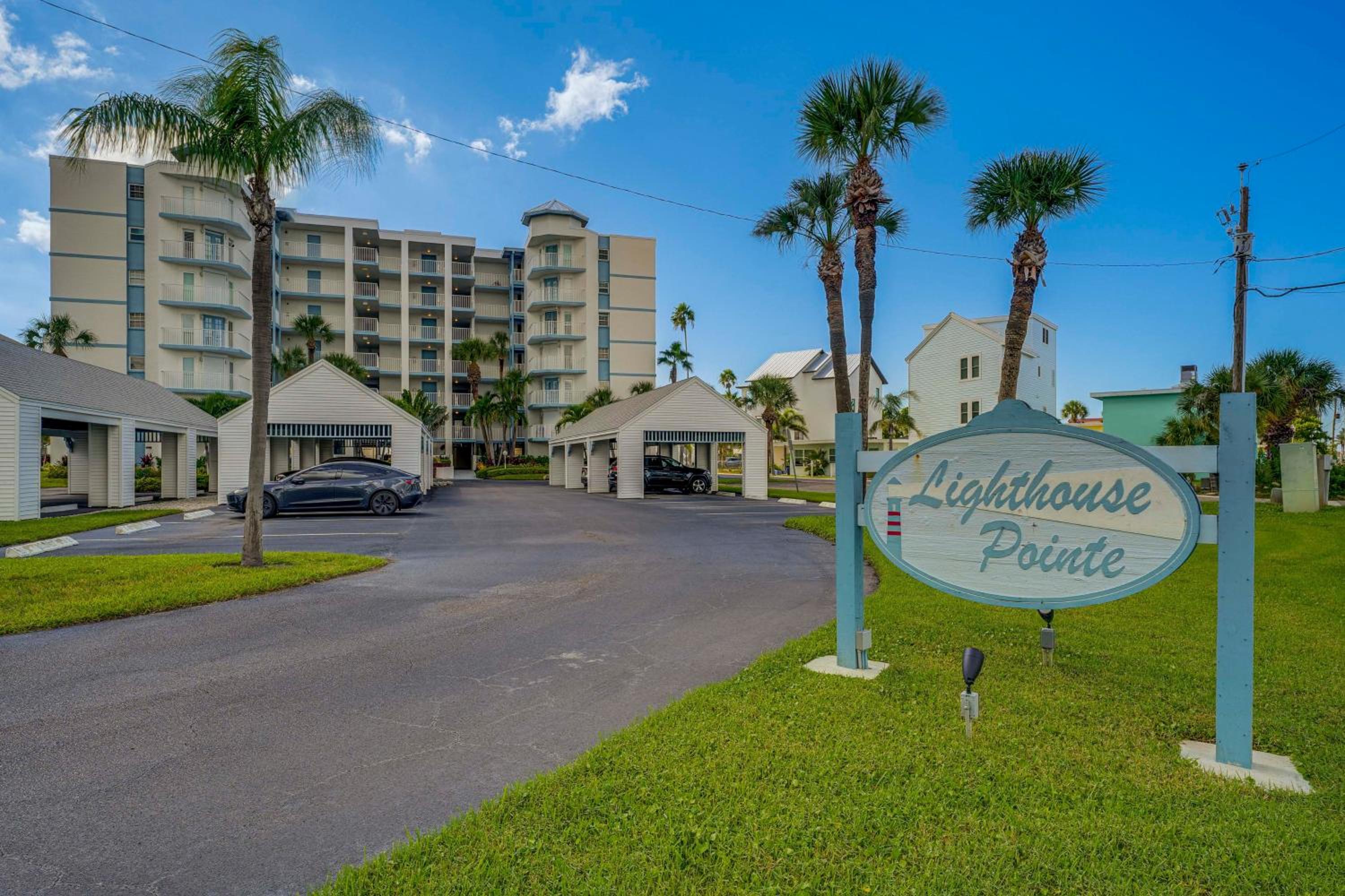 Gulf Views, Steps to Beach Redington Shores Condo