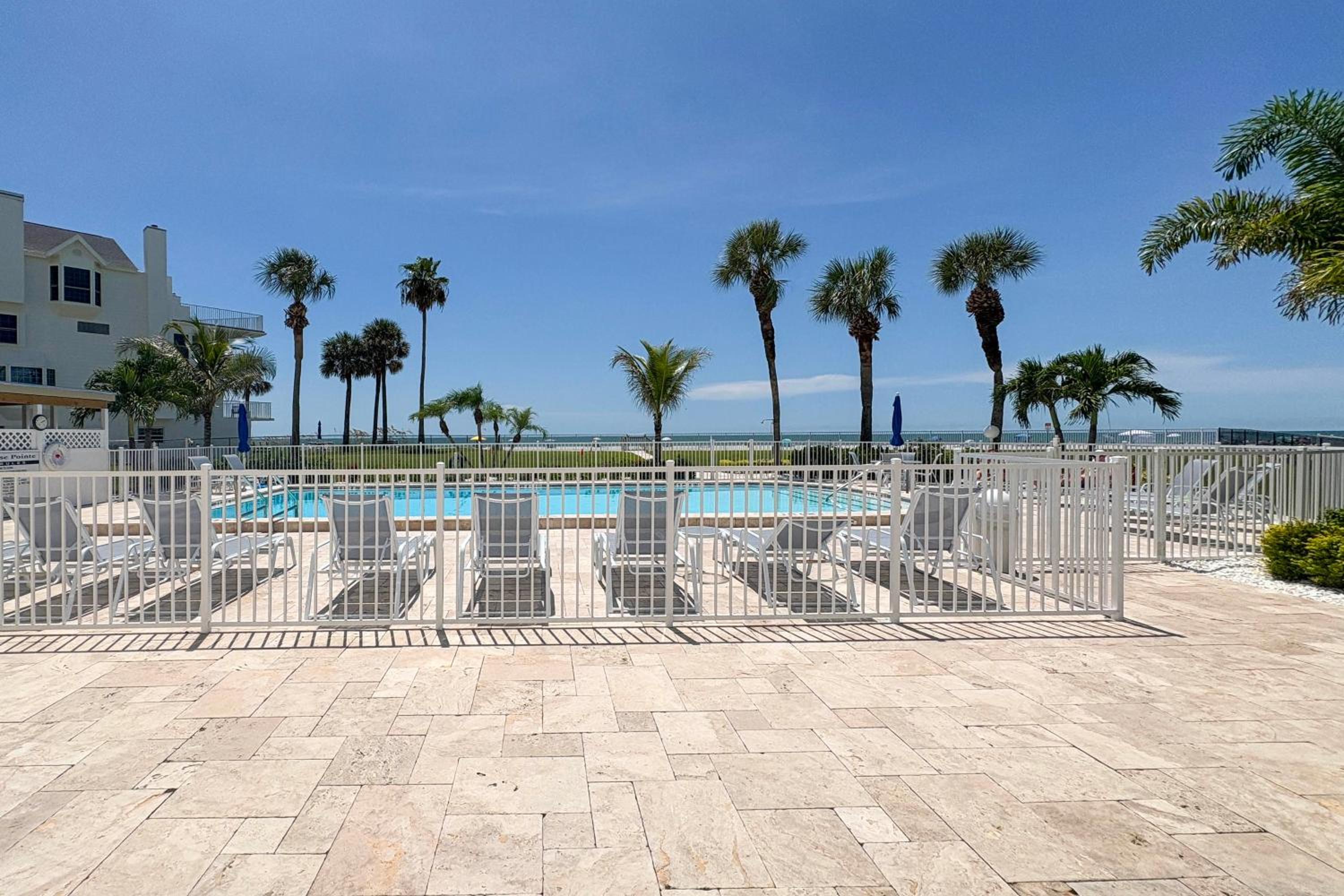 Gulf Views, Steps to Beach Redington Shores Condo