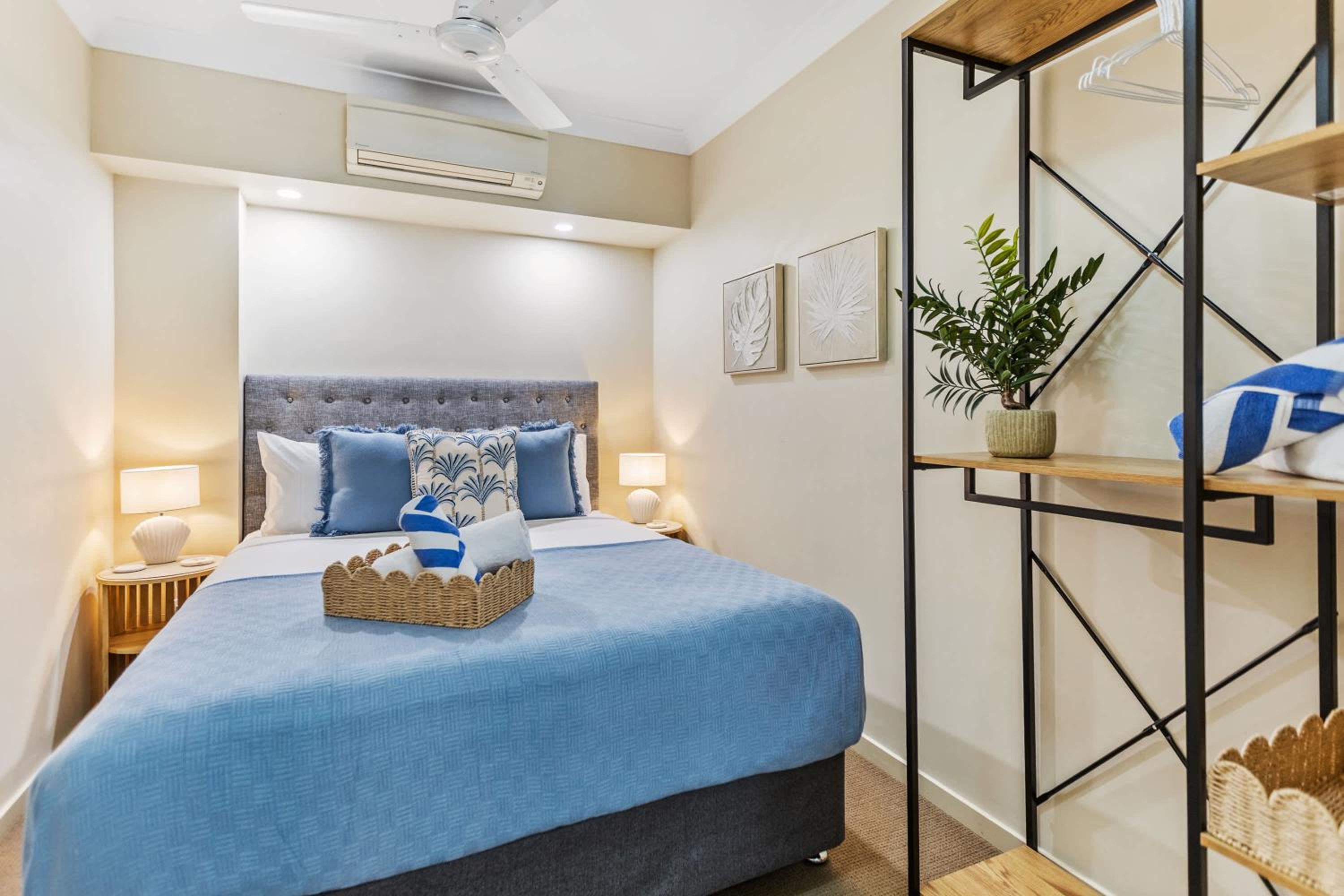 Cairns 2BR Palms Stay Top Floor & Pool View
