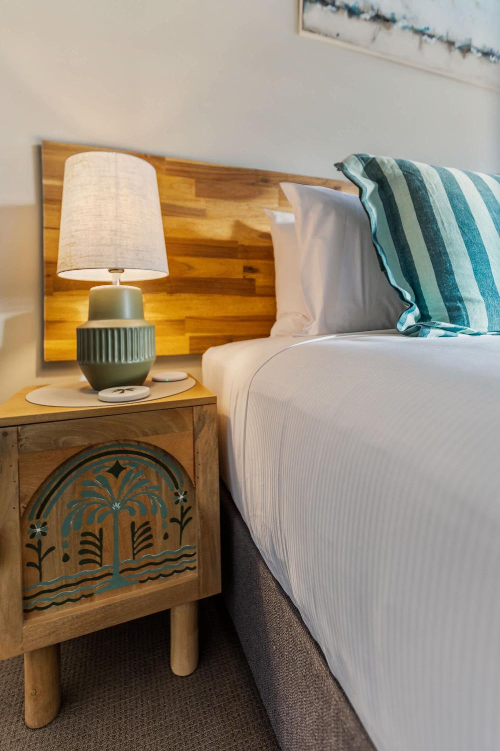 Cairns 2BR Palms Stay Top Floor & Pool View