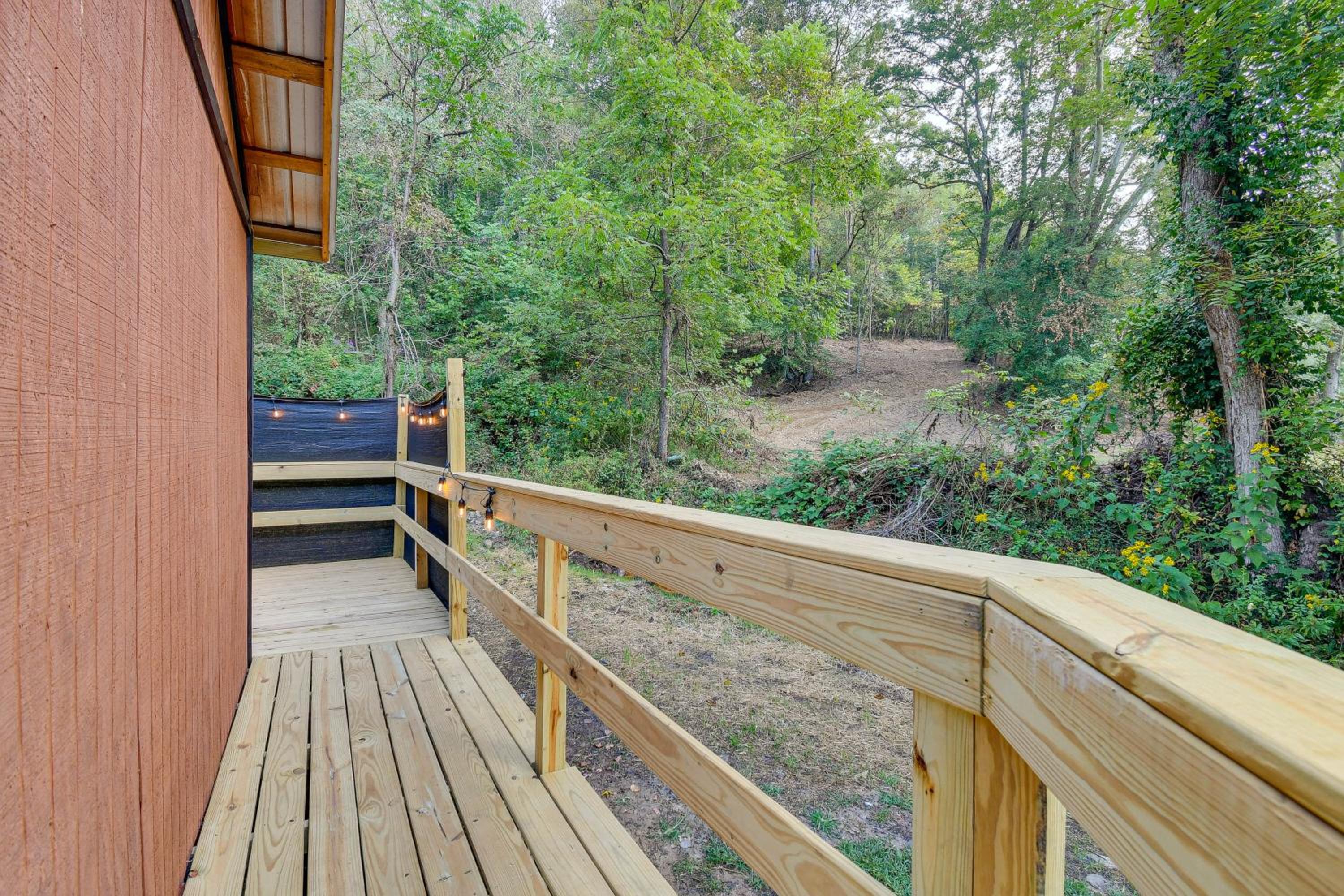 Hudsons Hideaway Cabin on Creek in Beattyville!