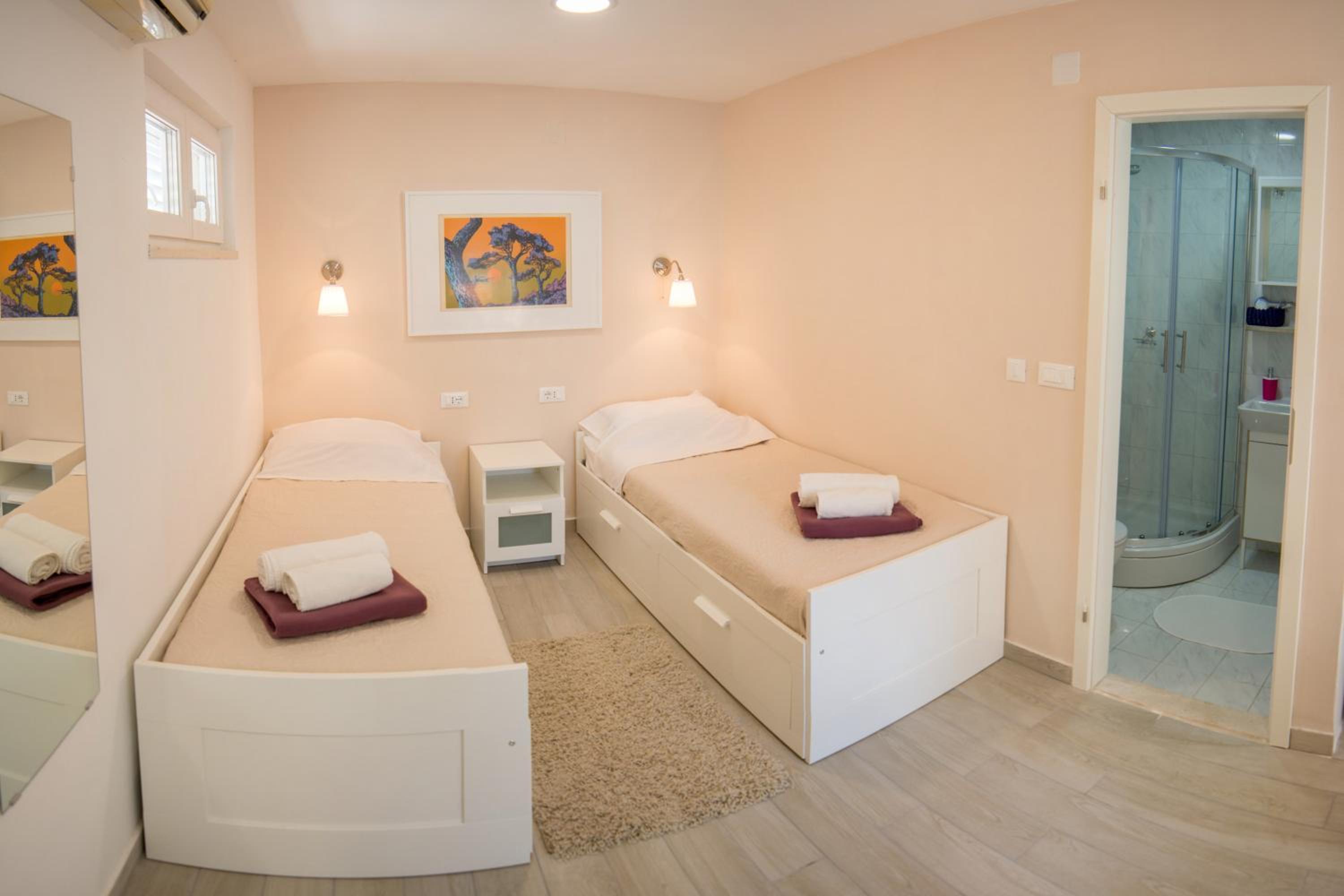 Zara Apartments