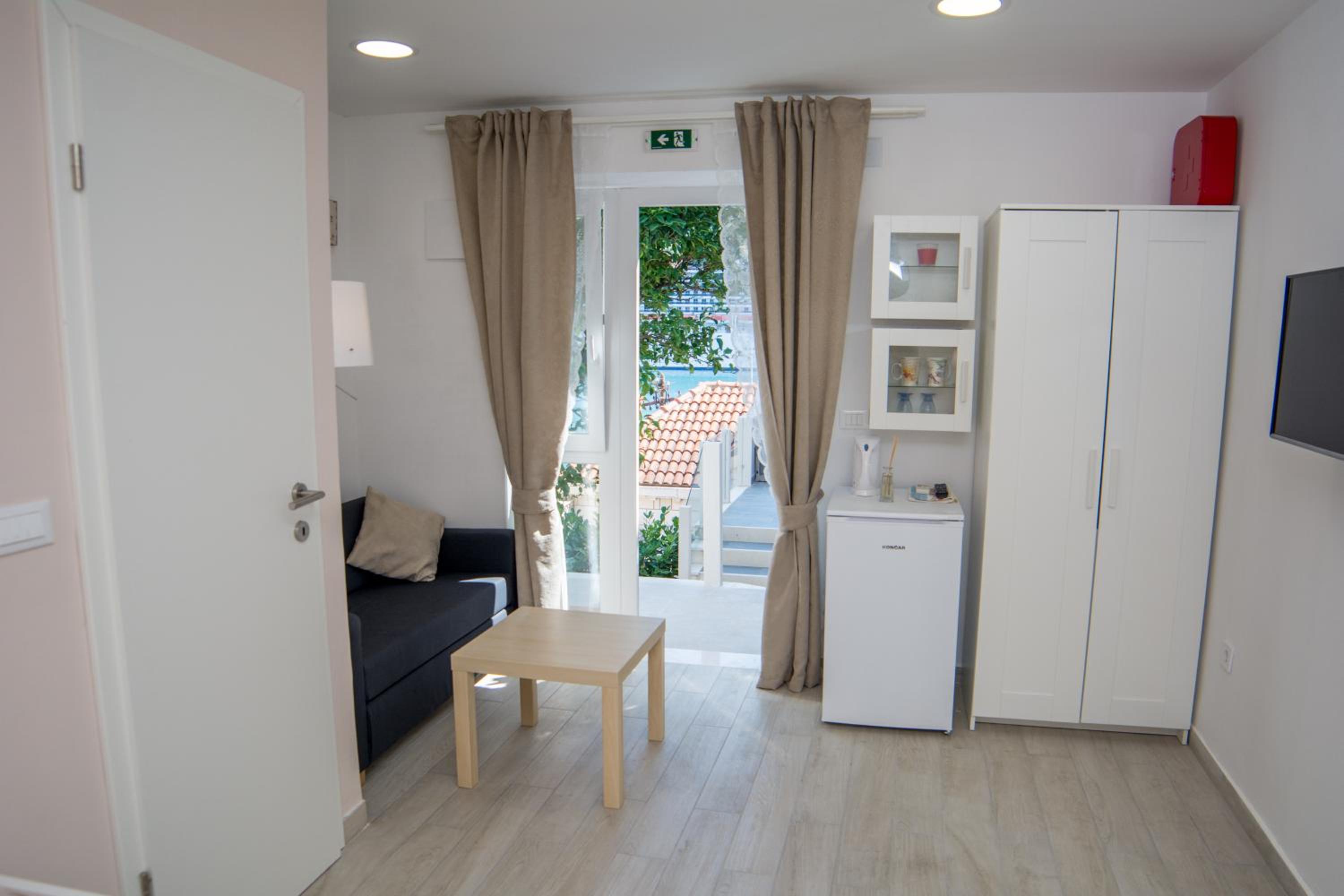 Zara Apartments