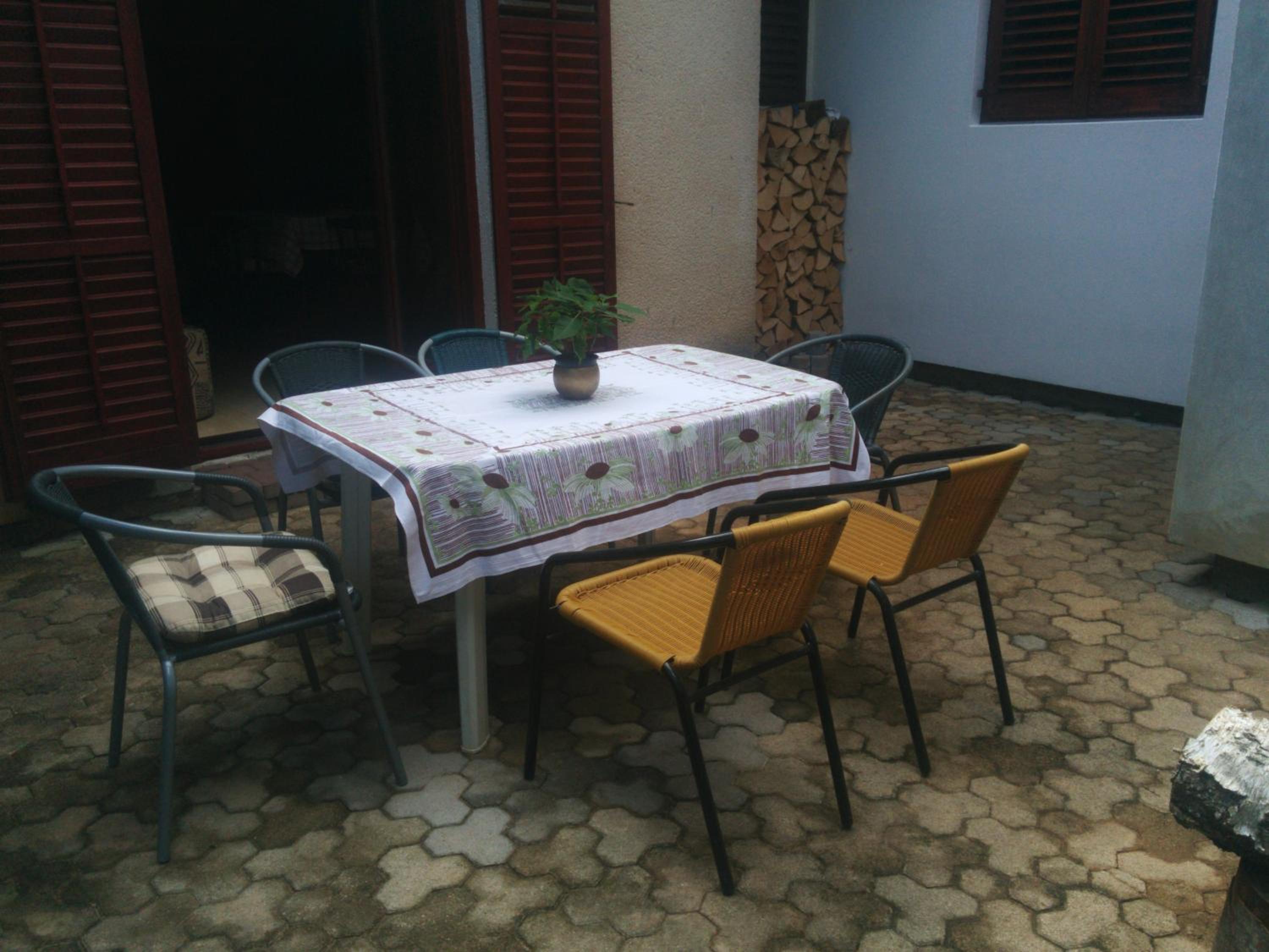 Photo 10