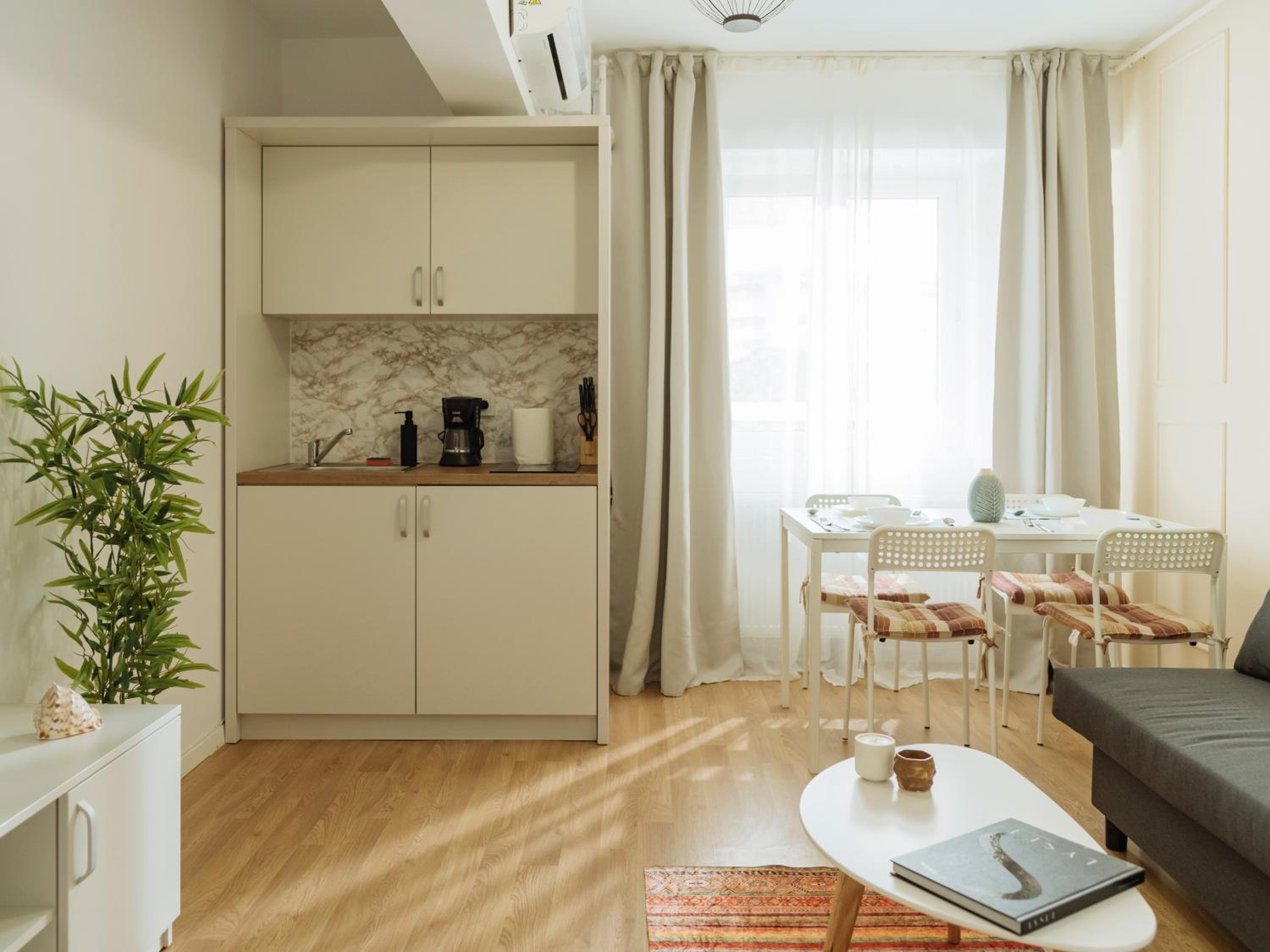 Downtown Tineretului Central Oasis -- NEW Building -- Self Check-in -- 1min Metro Station