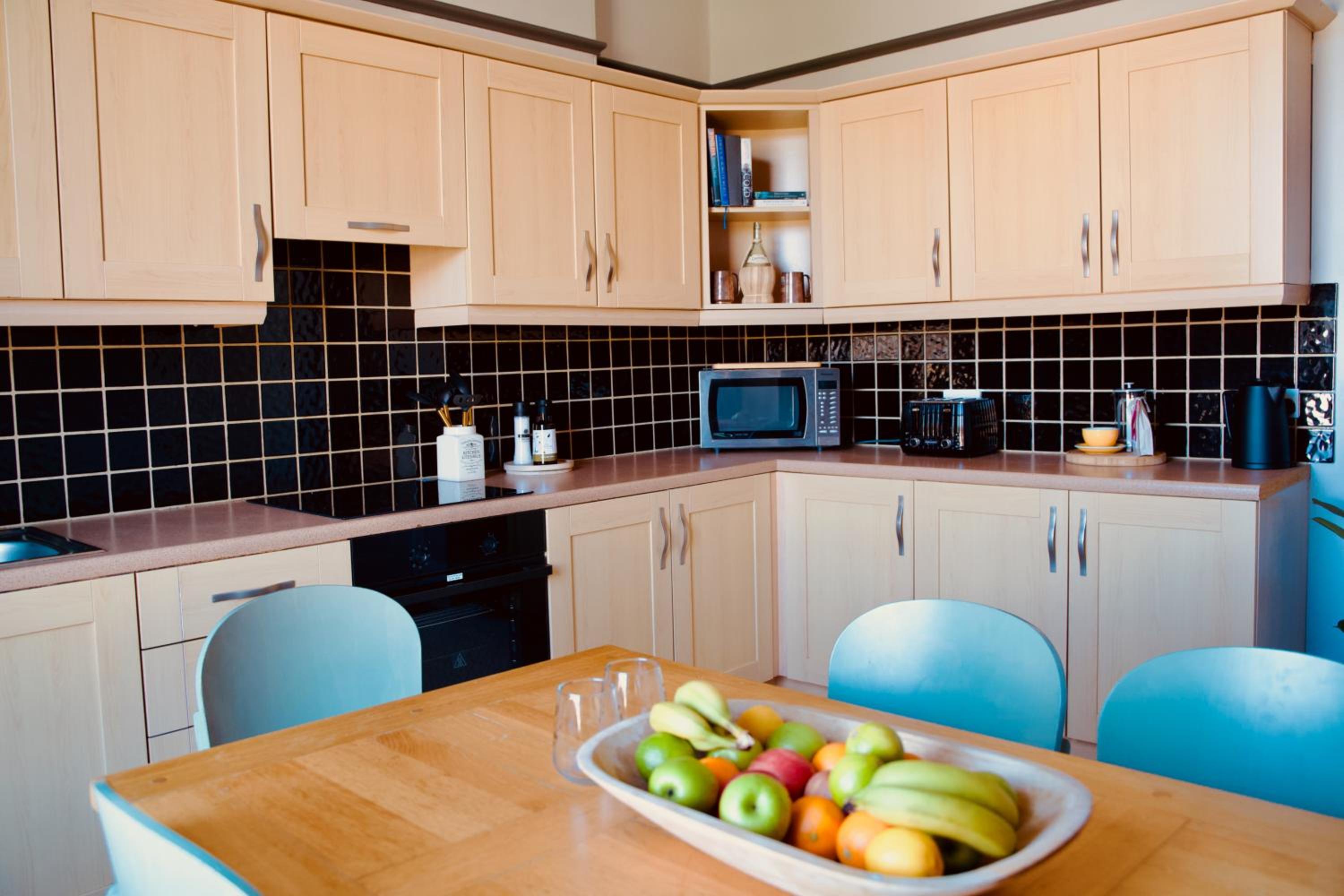 Boutique Apartment - Sleeps 6 & Free Parking