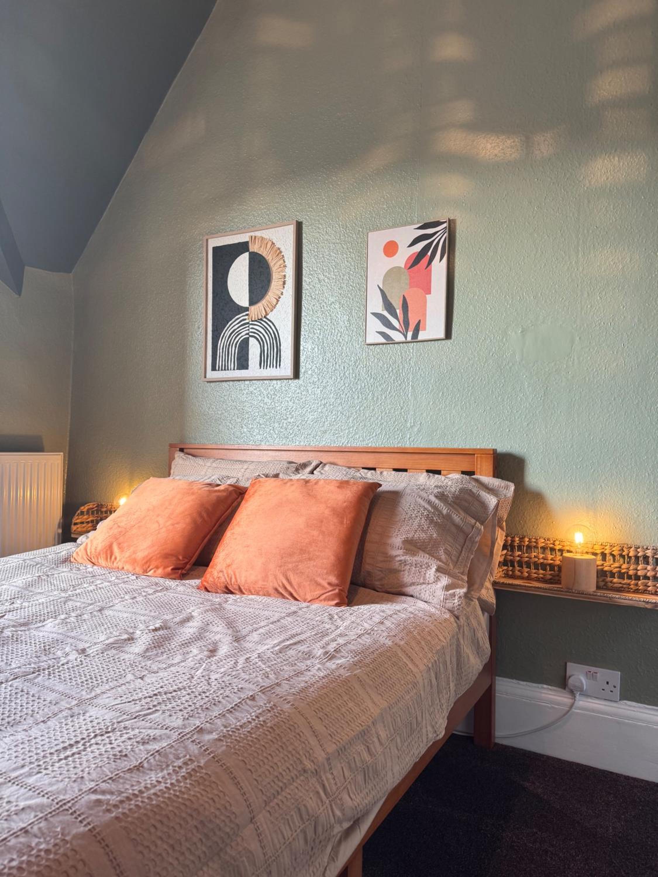 Boutique Apartment - Sleeps 6 & Free Parking