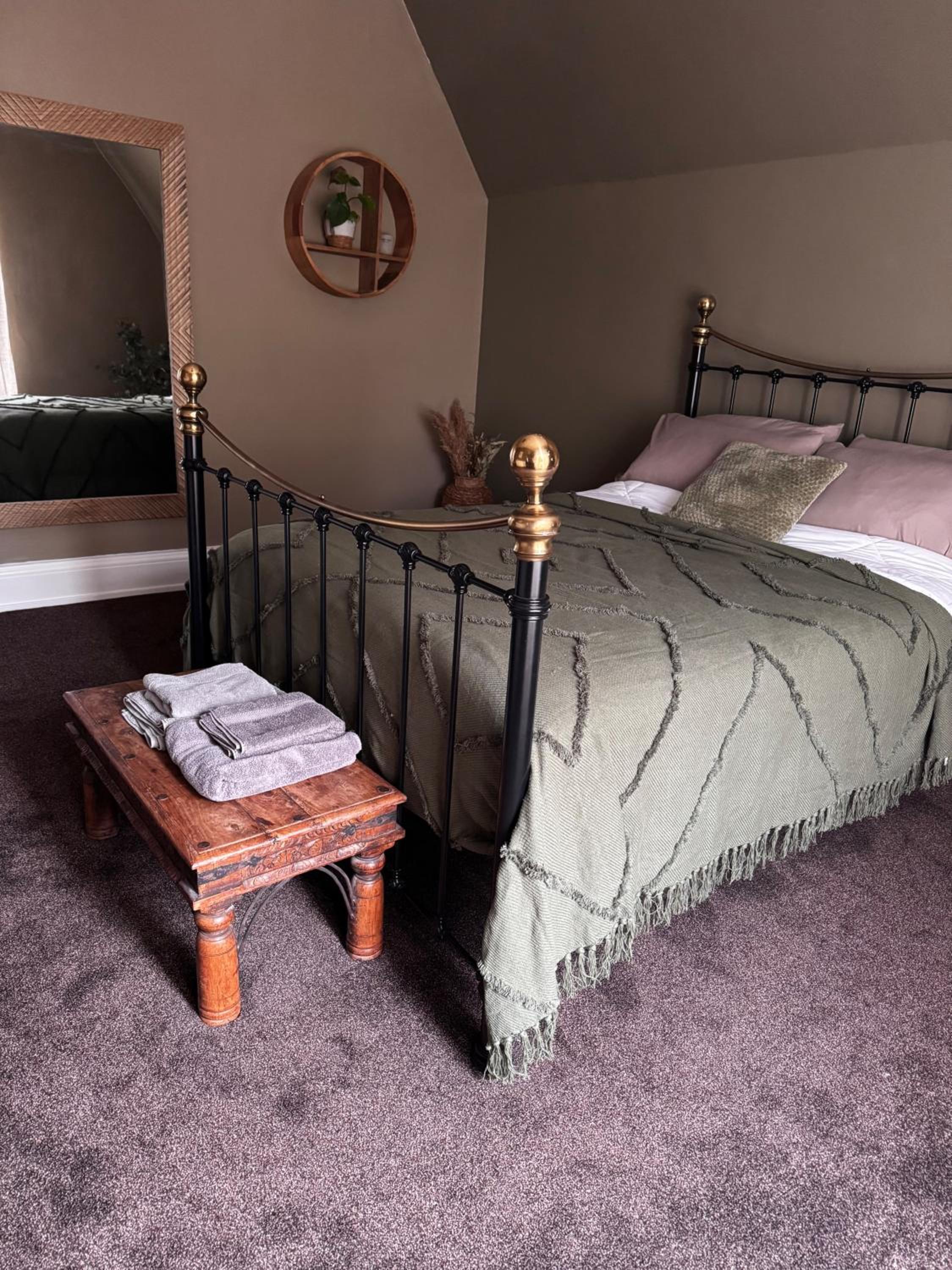 Boutique Apartment - Sleeps 6 & Free Parking