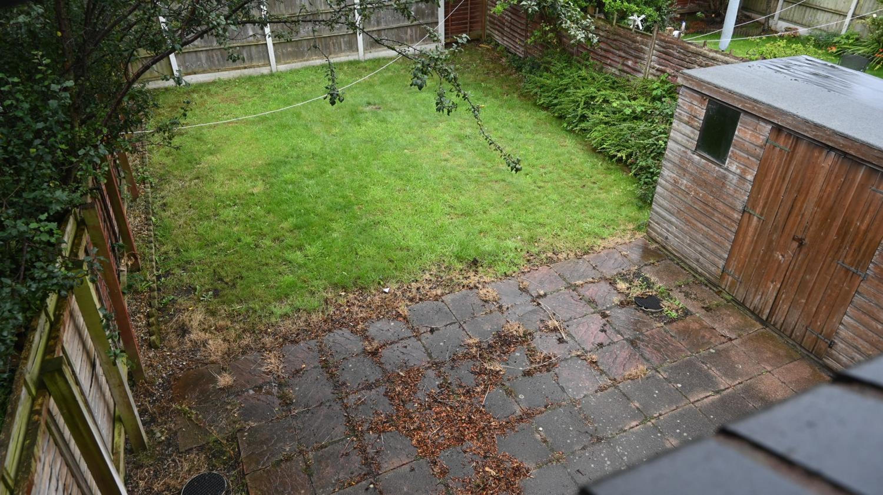 Sleeps 5 Double Driveway Parking Close to City & Football Stadiums