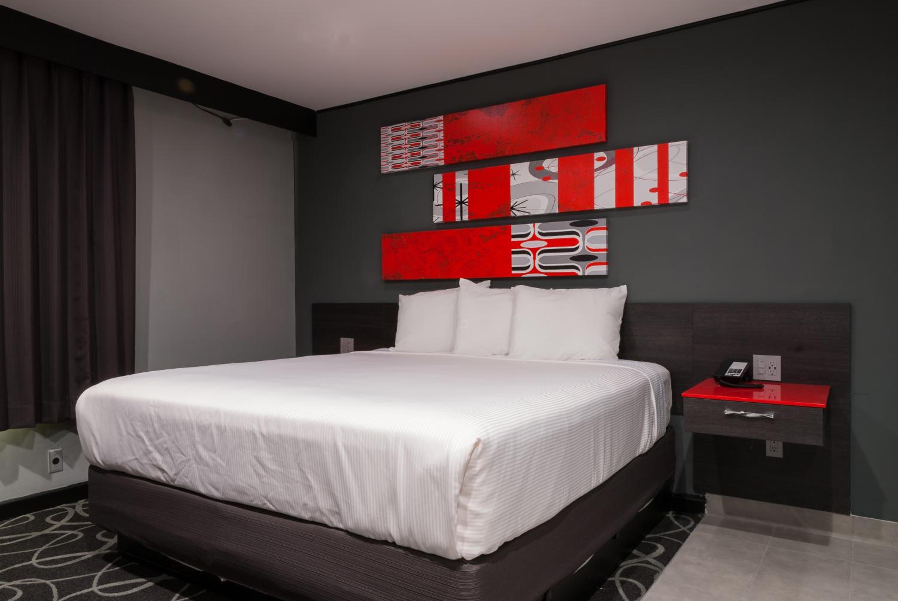Astro Pasadena Hotel - Property Image 11