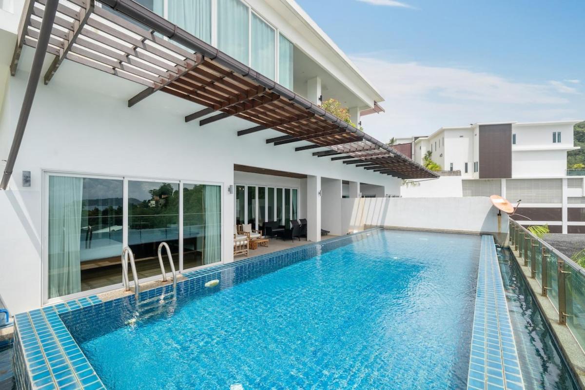 Serenity Escape Seaview 3BR Penthouse with pool