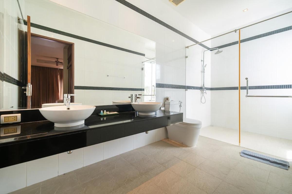 Serenity Escape Seaview 3BR Penthouse with pool