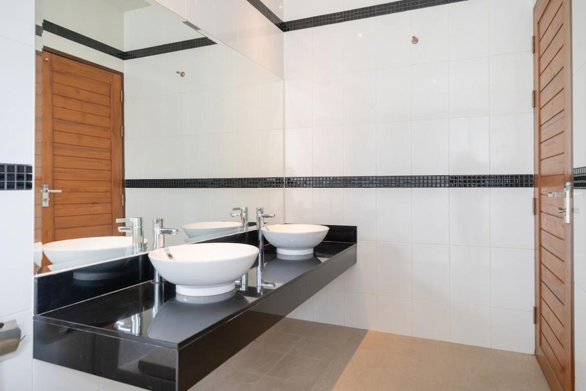 Serenity Escape Seaview 3BR Penthouse with pool