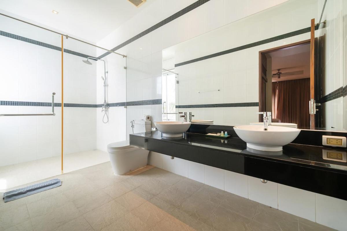 Serenity Escape Seaview 3BR Penthouse with pool