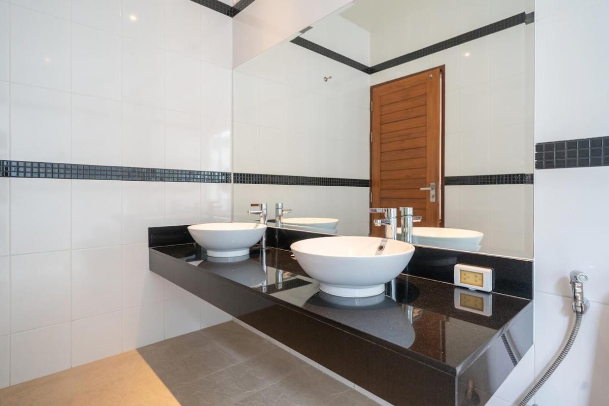 Serenity Escape Seaview 3BR Penthouse with pool